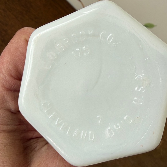 Vintage White Hobnail 6” Bud Vase - E.O. Brody - Picture 5 of 6